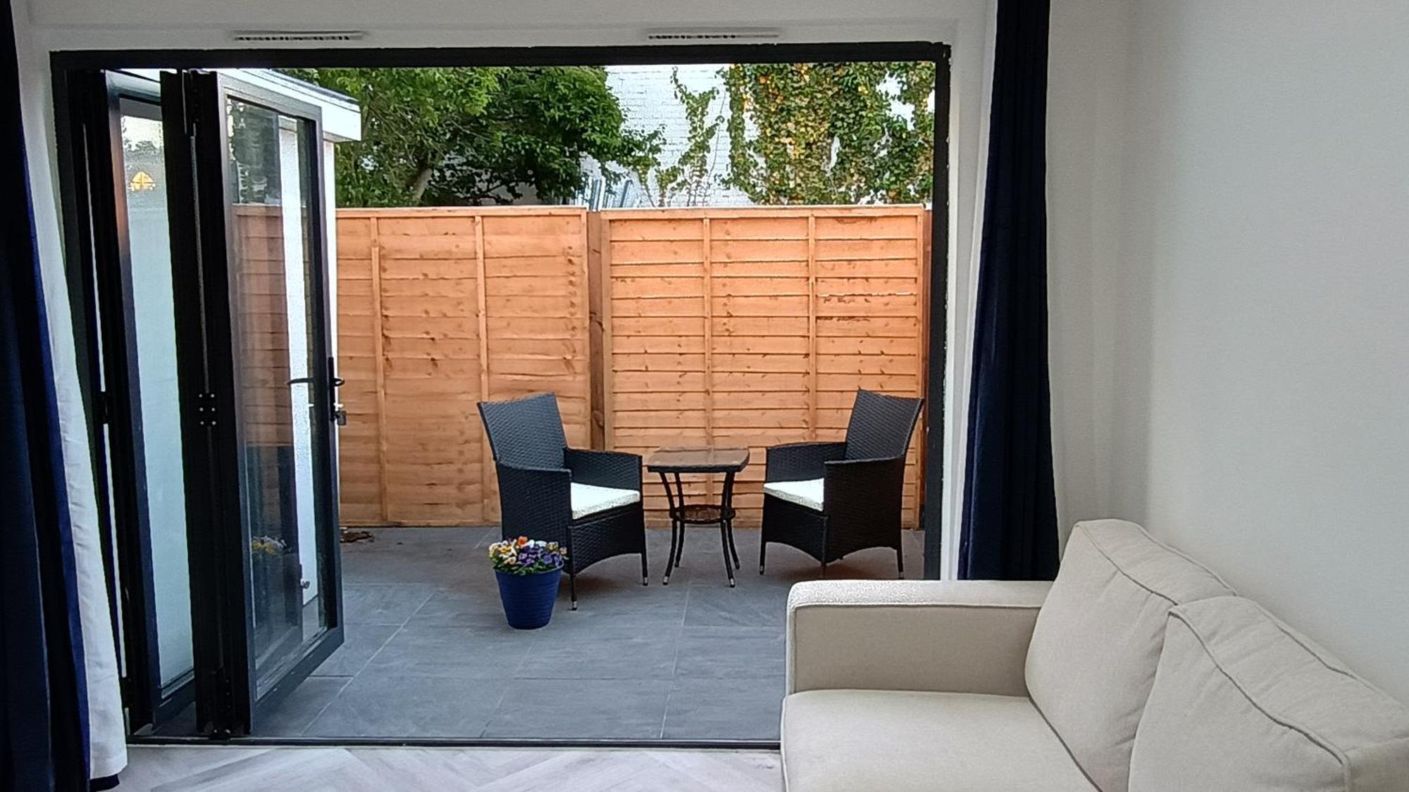 London Studios And Suites Harrow Exterior foto
