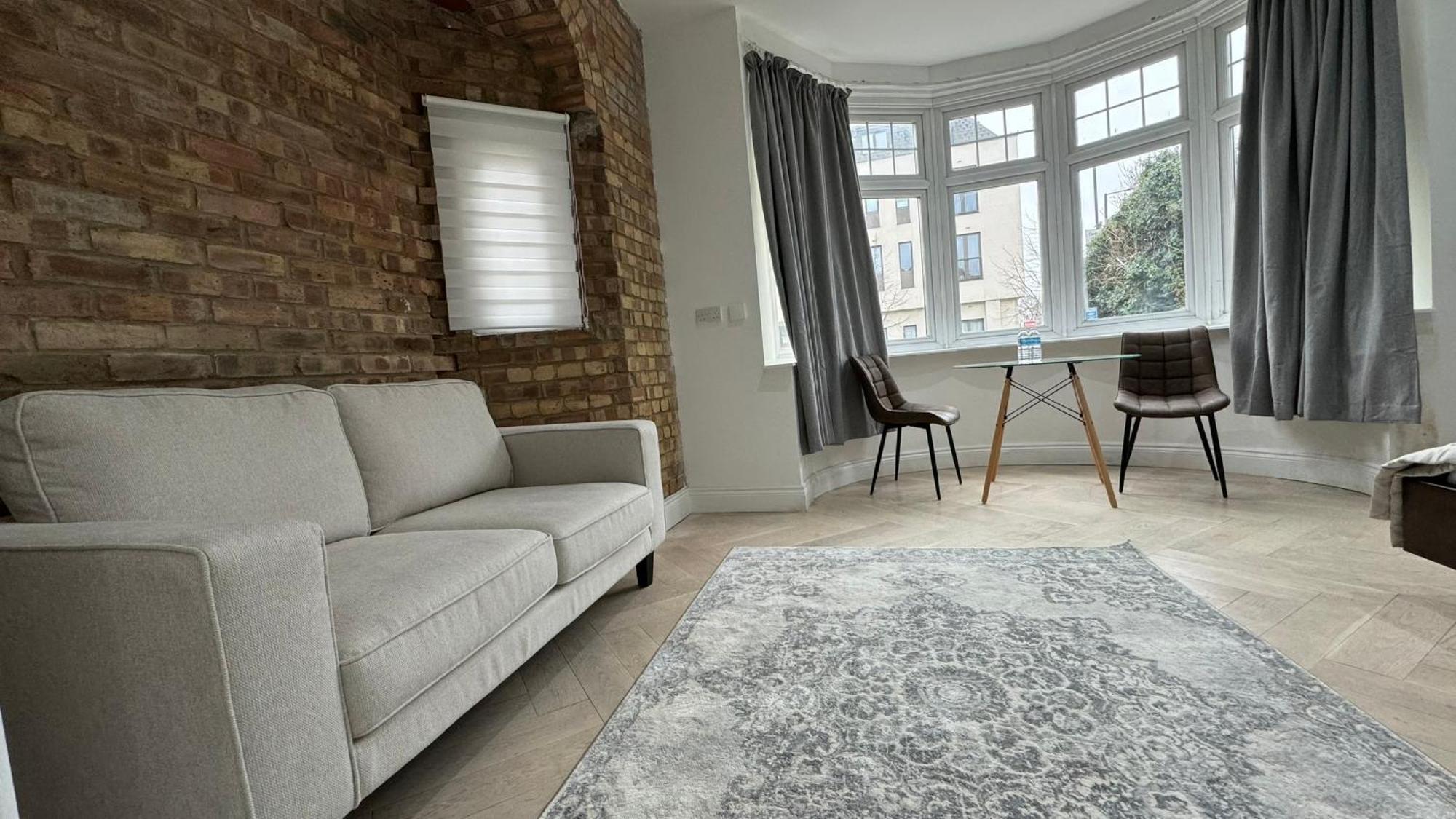 London Studios And Suites Harrow Exterior foto