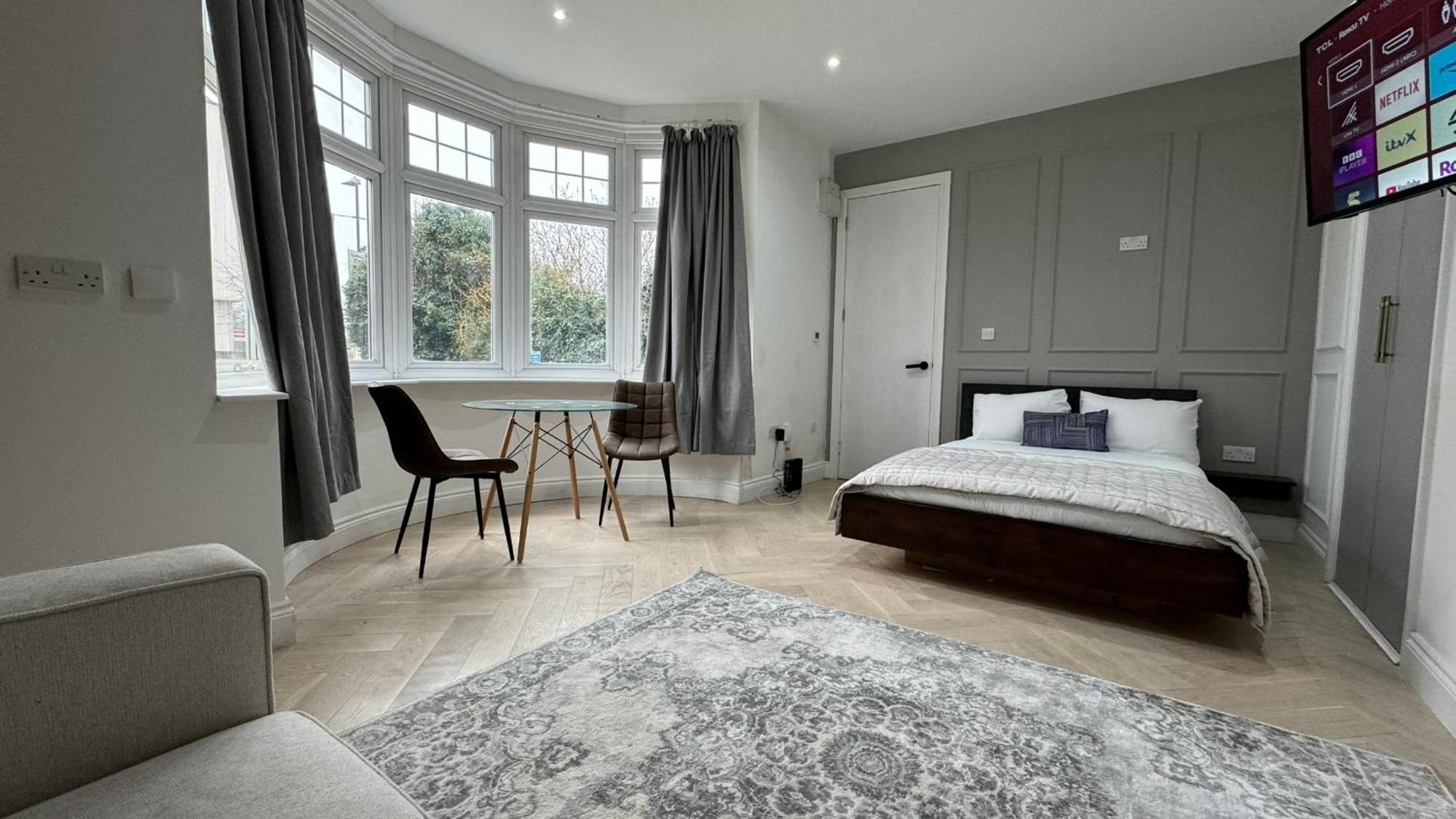 London Studios And Suites Harrow Exterior foto