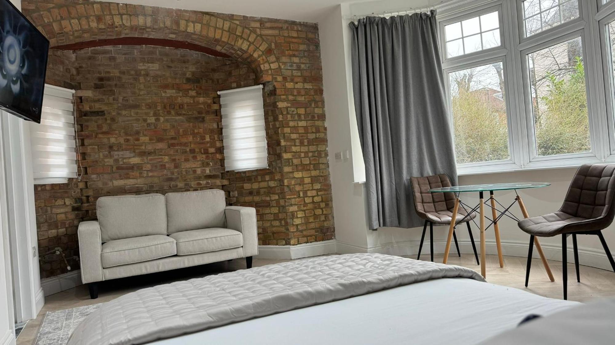 London Studios And Suites Harrow Exterior foto