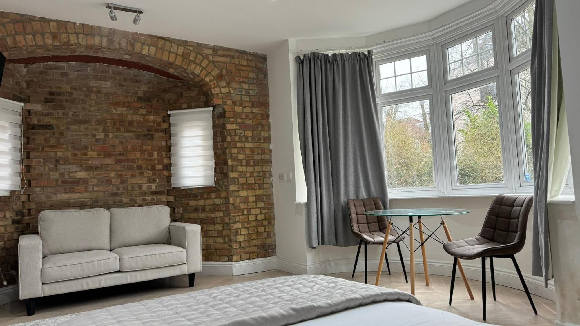 London Studios And Suites Harrow Exterior foto