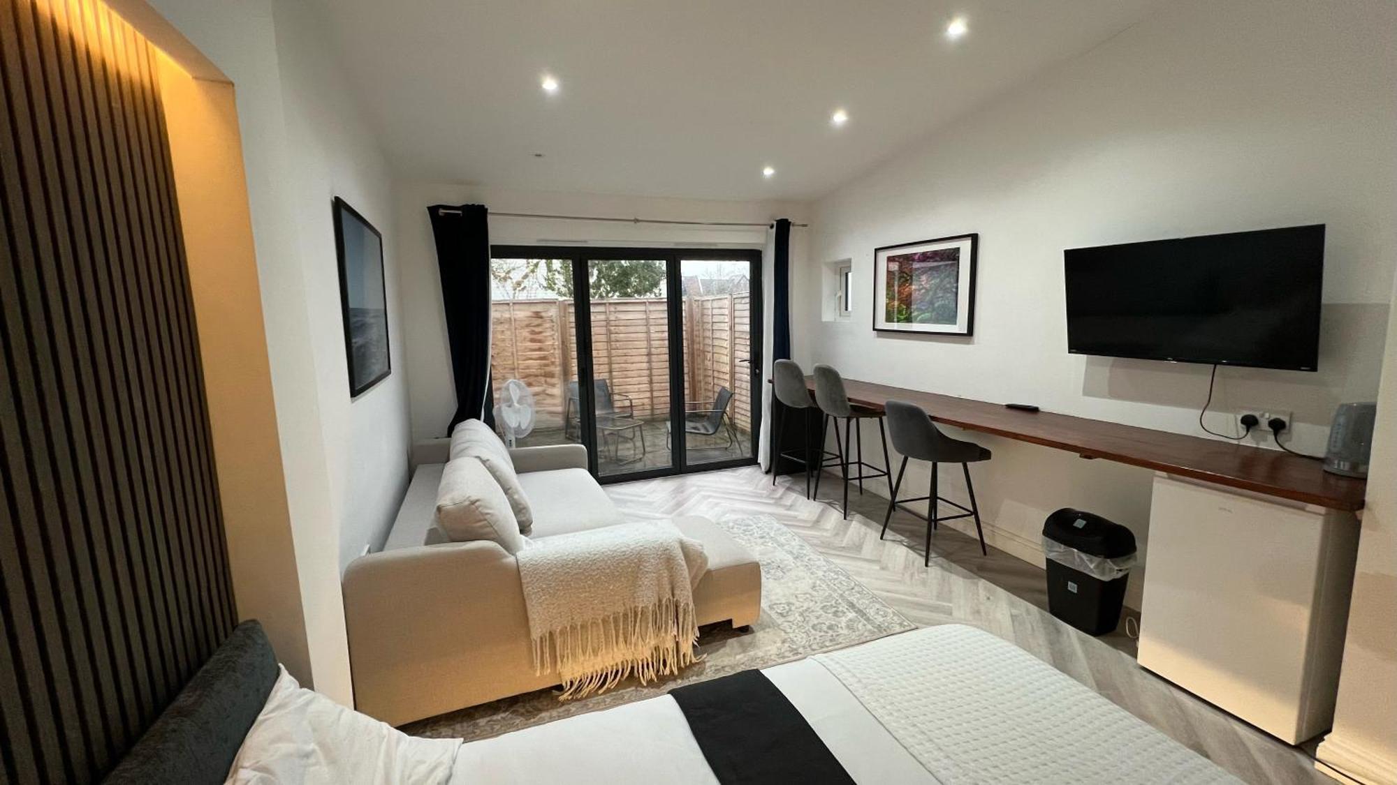 London Studios And Suites Harrow Exterior foto