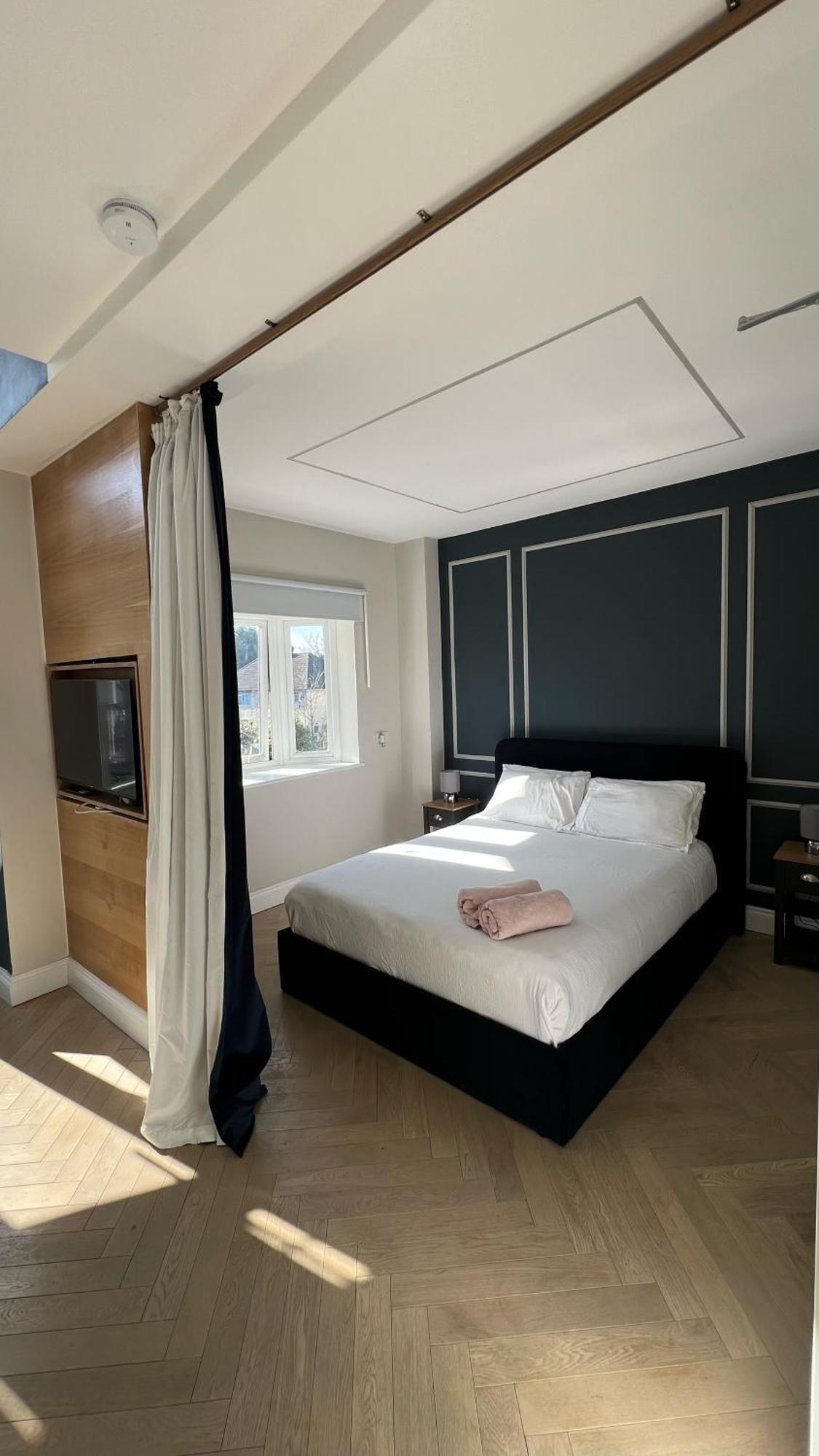 London Studios And Suites Harrow Exterior foto